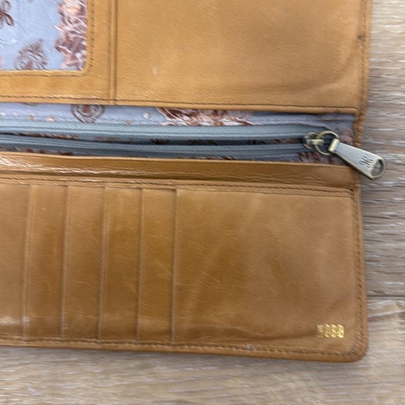 HOBO International Tan Leather Rachel Continental Wallet Clutch - Picture 10 of 10